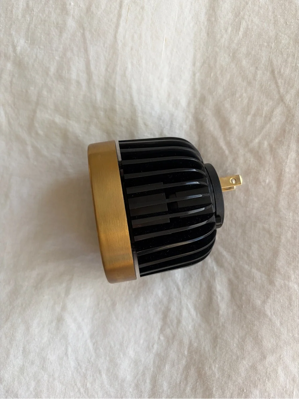 Diptyque Electric Diffuser Wall Plug In + 34 Blvd Saint Germain Insert